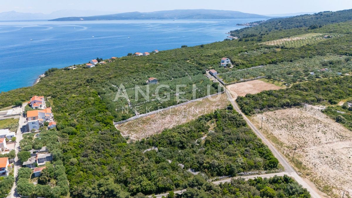 Solta, Necujam - grad. zem. v bližini morja, 1600 m2, PRODAJA