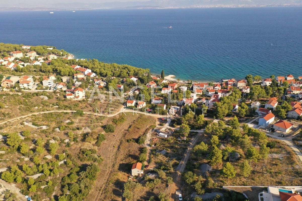 Brač, Sutivan - zemljišče z dovoljenjem v bližini morja, 600 m2, PRODAJA