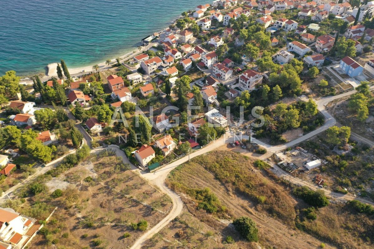 Brač, Sutivan - zemljišče z dovoljenjem v bližini morja, 600 m2, PRODAJA
