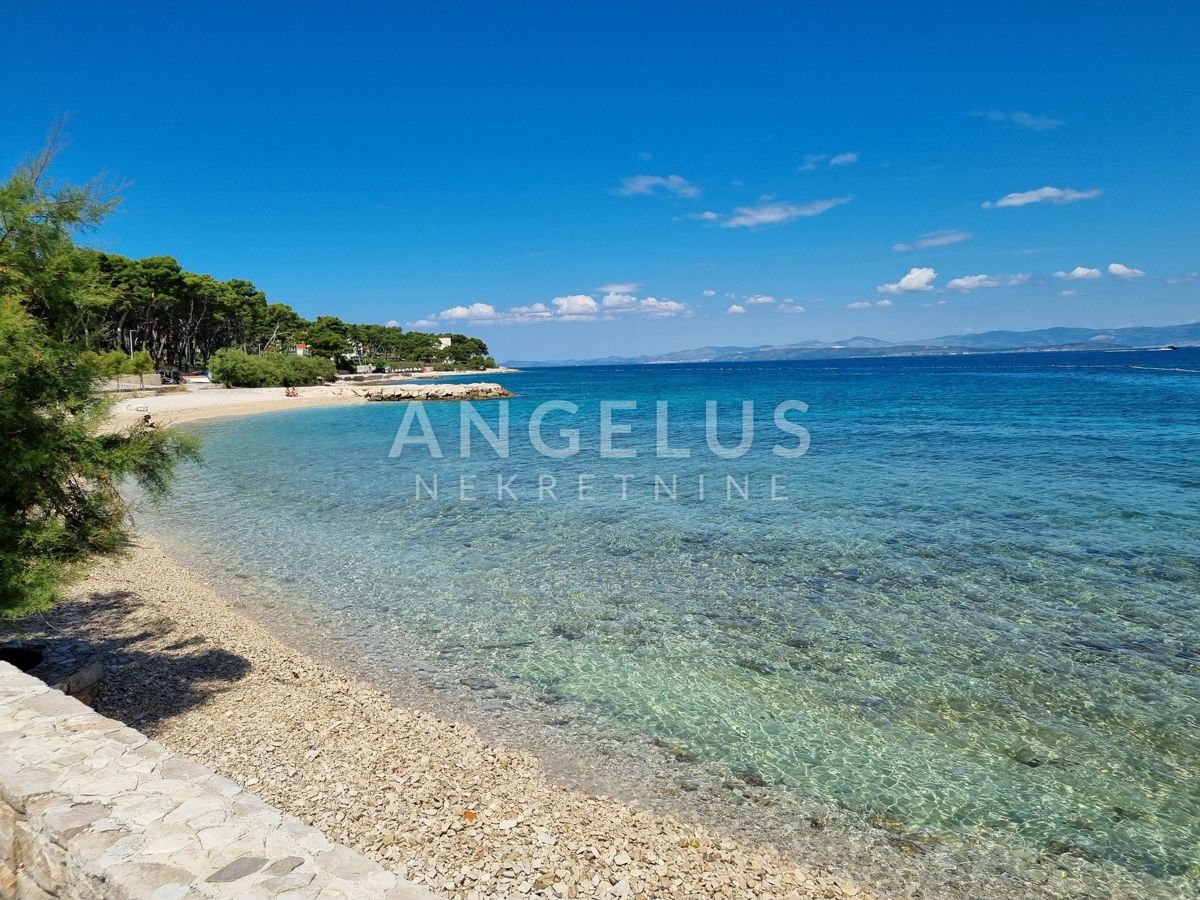 Brač, Sutivan - zemljišče z dovoljenjem v bližini morja, 600 m2, PRODAJA