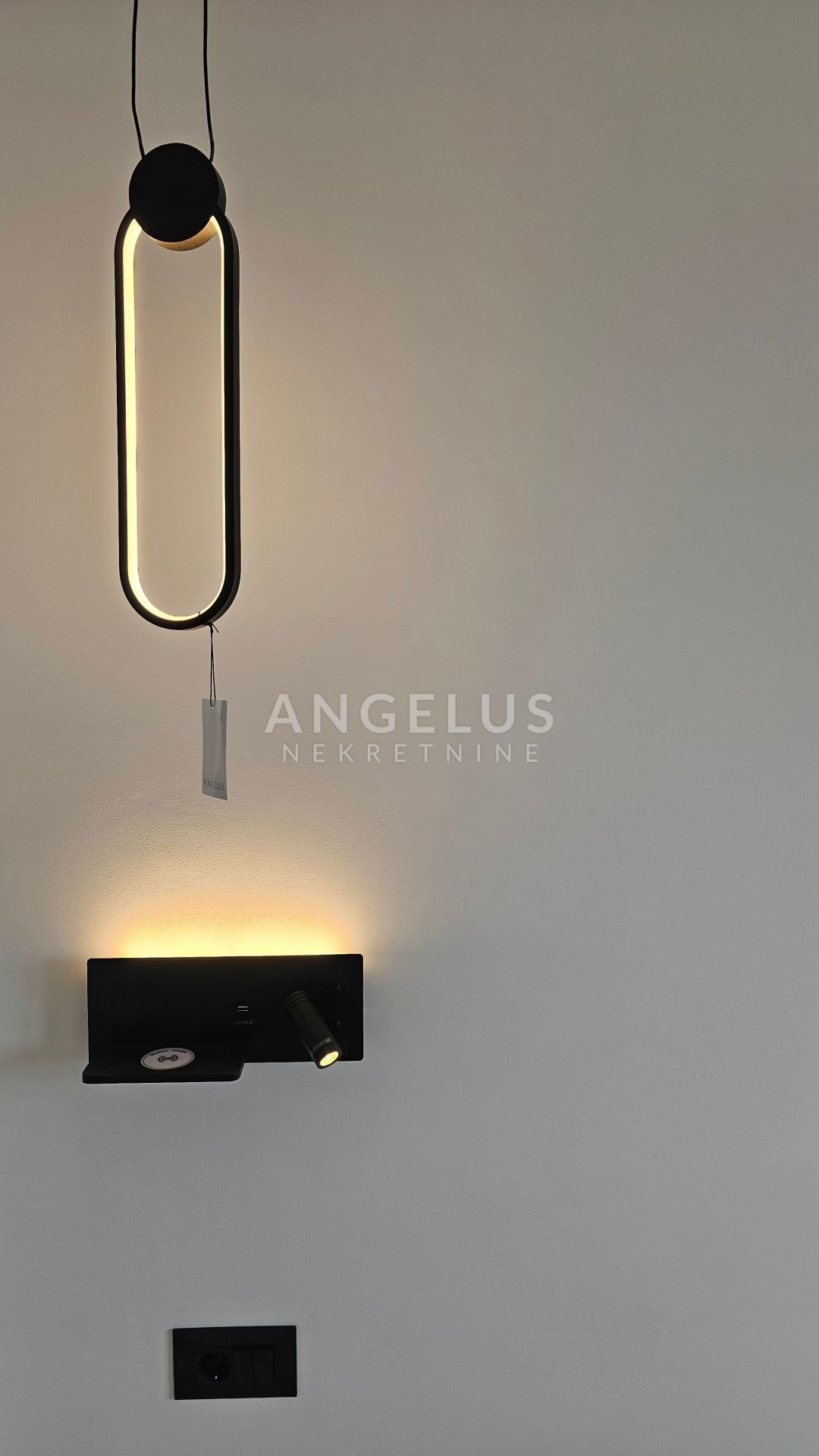 Hrvaška, Kaštel Kambelovac - penthouse, strešna terasa, 2 parkirišče PRODAMO