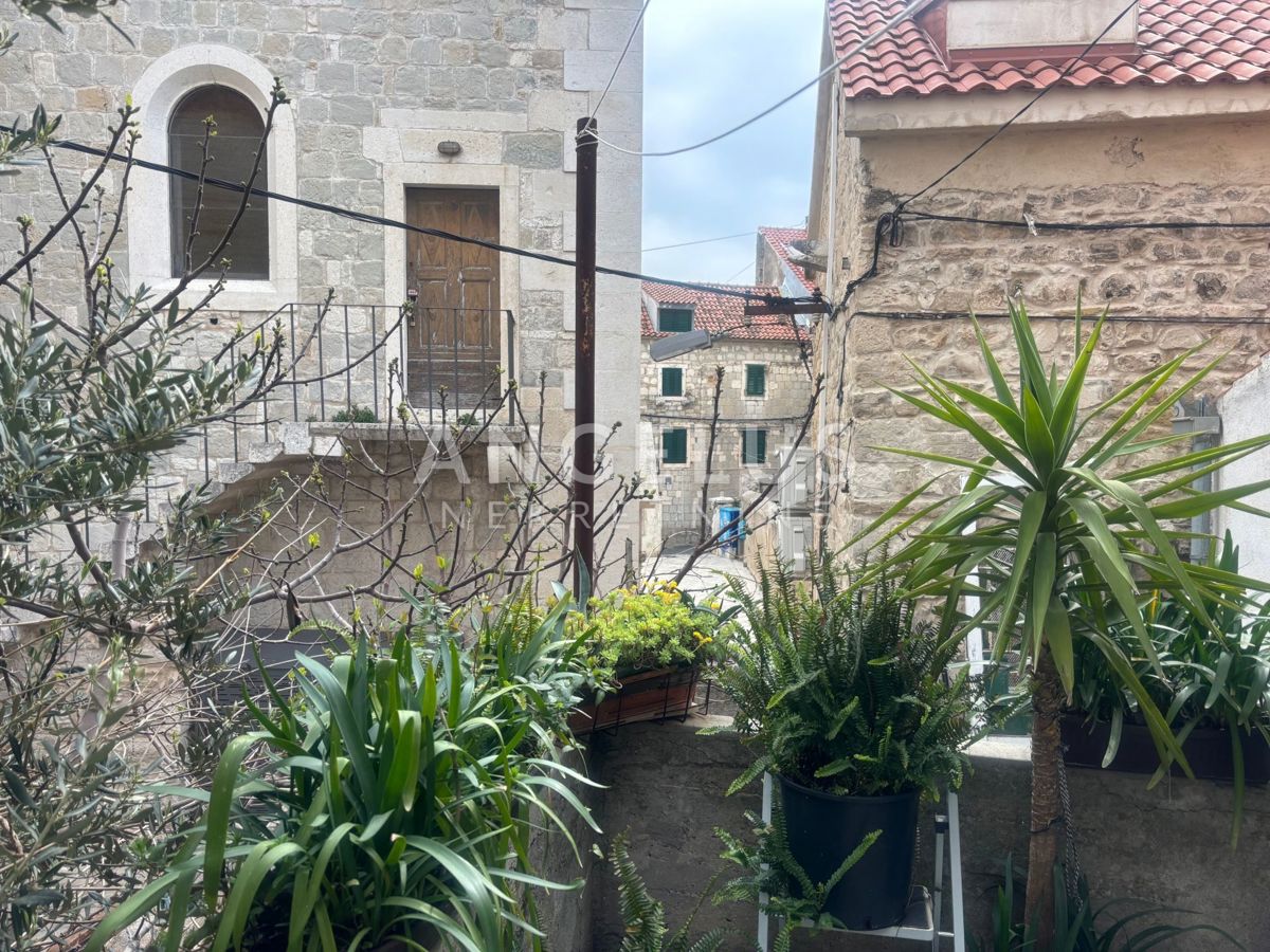 Hrvaška, Split, Varoš - Split, Varoš - Stanovanje v kamniti hiši, 63 m2, NAPRODAJ