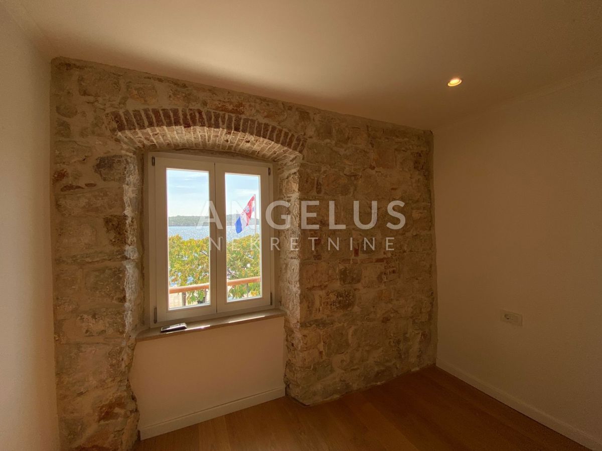 Stanovanje Grad, Šibenik, 150m2