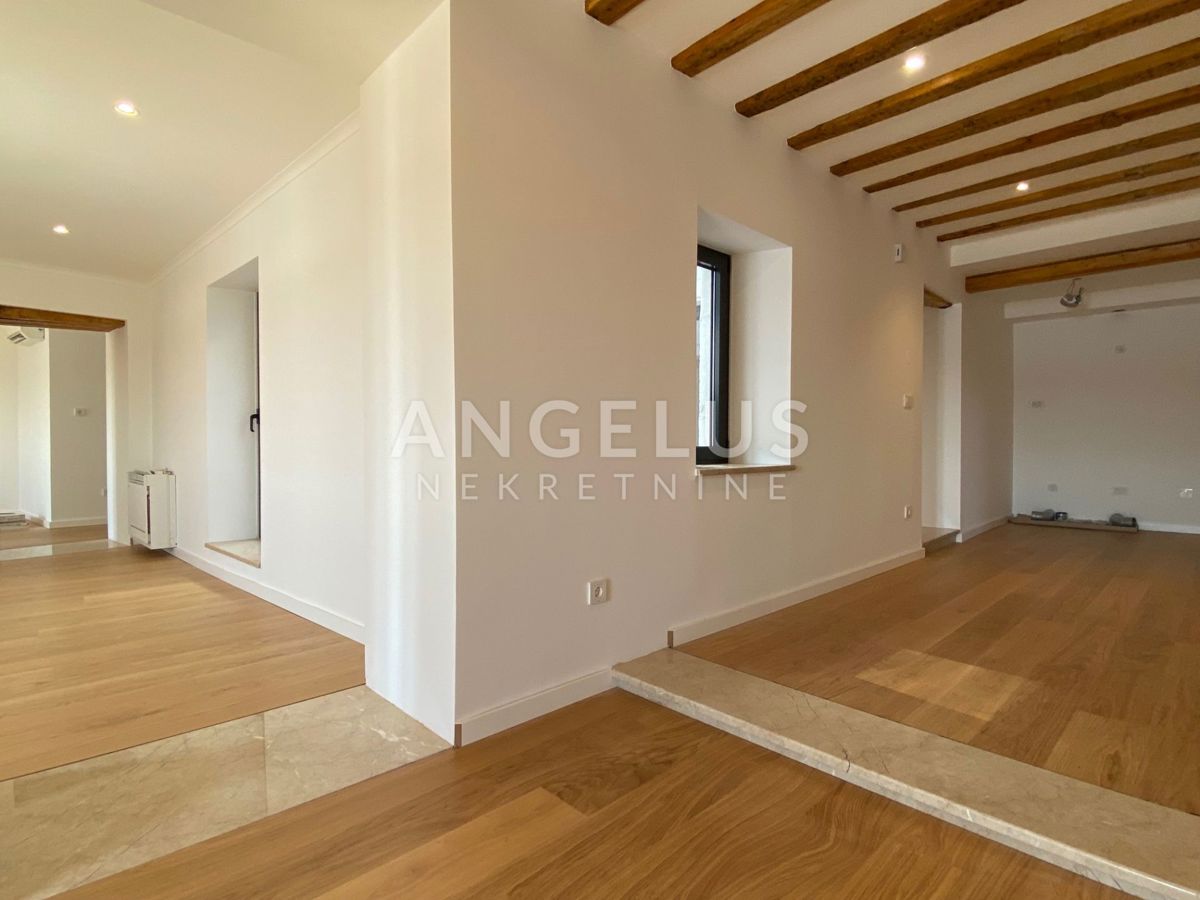 Stanovanje Grad, Šibenik, 150m2