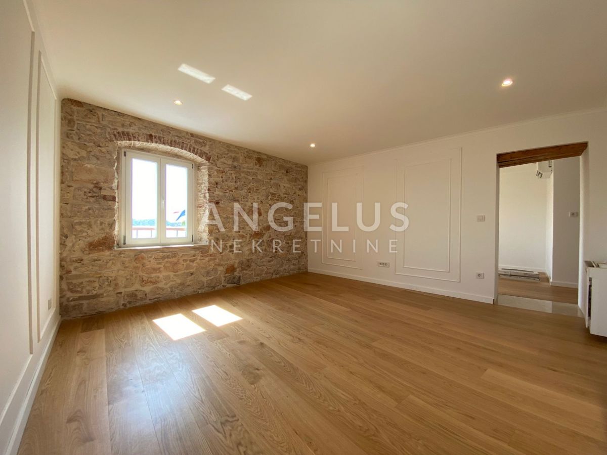 Stanovanje Grad, Šibenik, 150m2