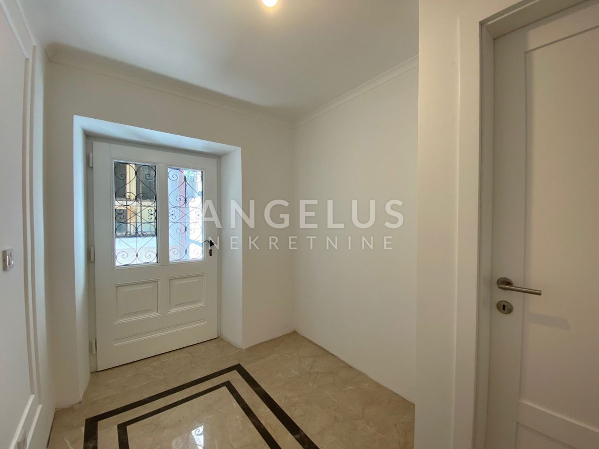 Stanovanje Grad, Šibenik, 150m2