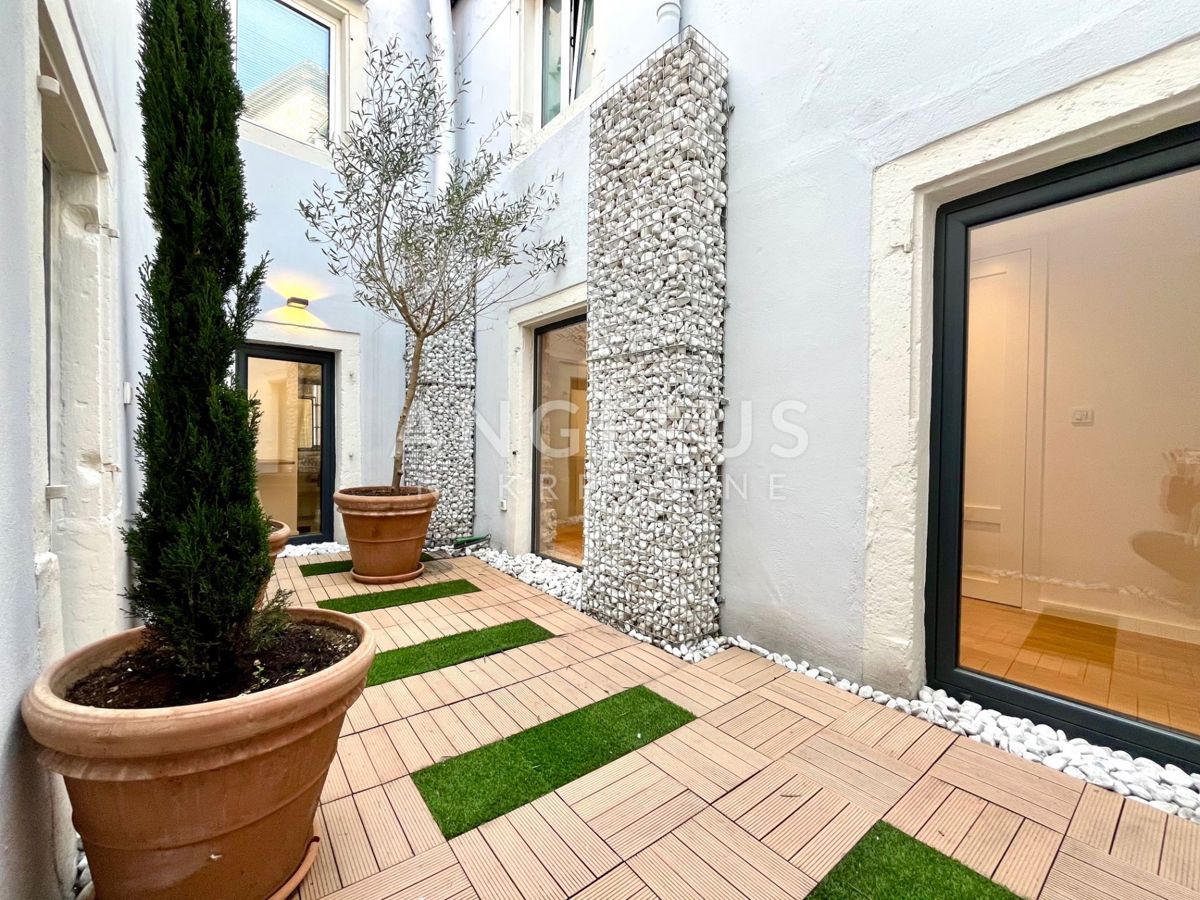 Stanovanje Grad, Šibenik, 150m2
