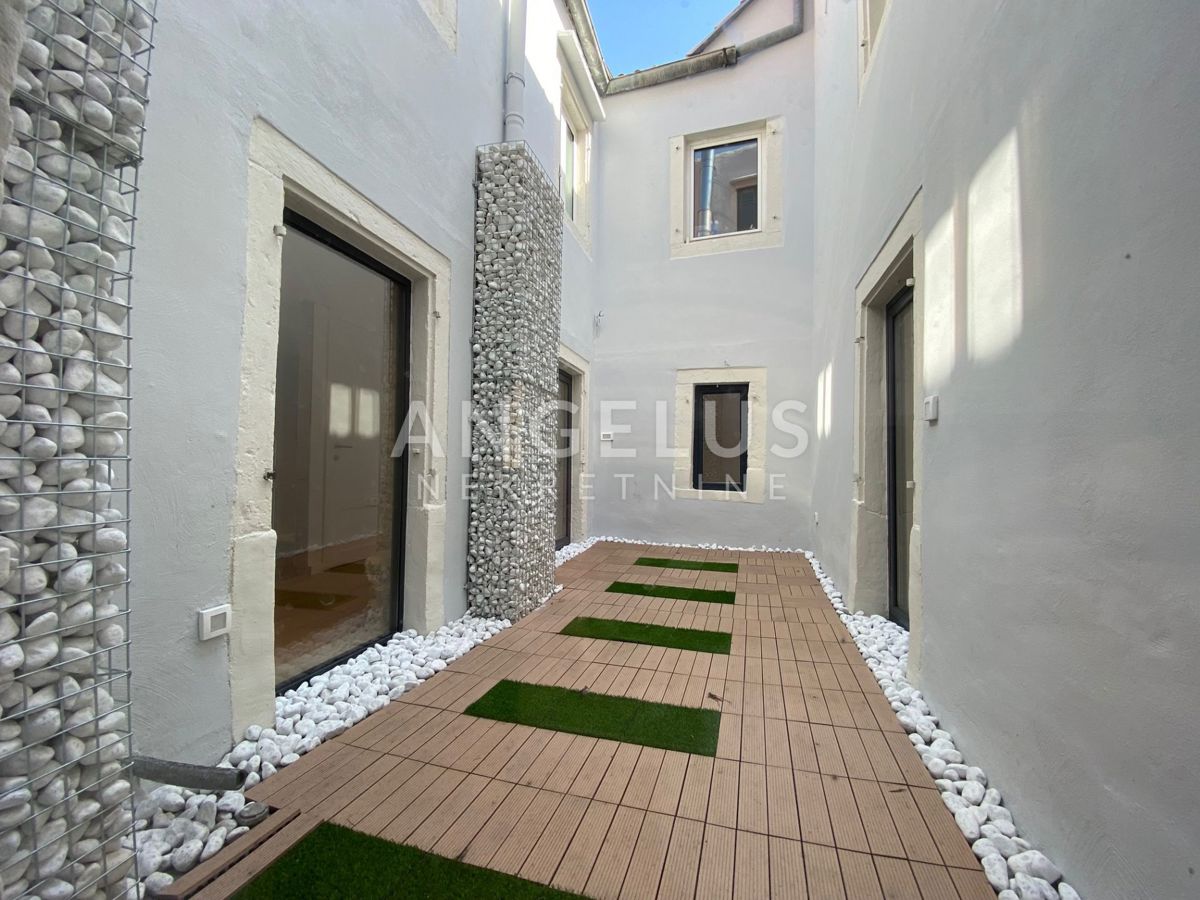 Stanovanje Grad, Šibenik, 150m2