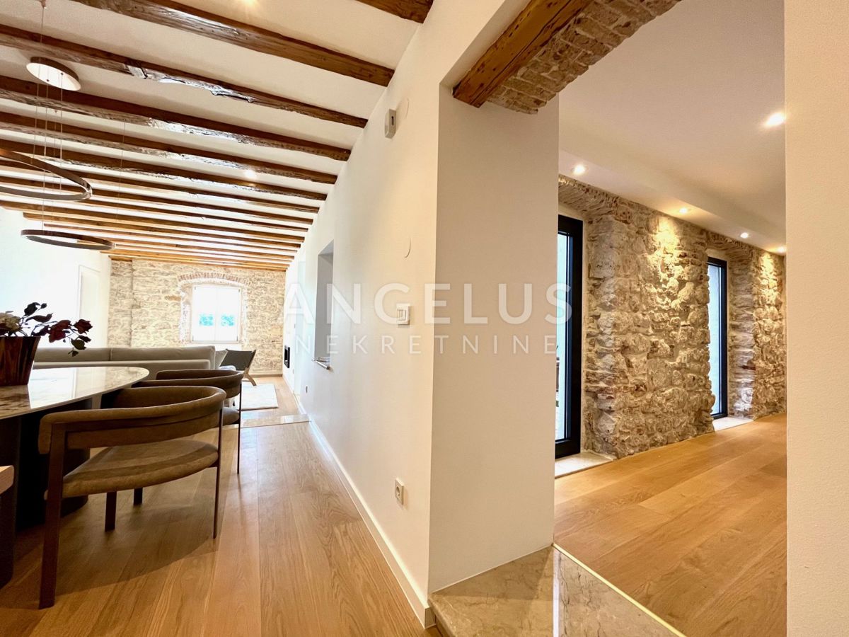Stanovanje Grad, Šibenik, 150m2