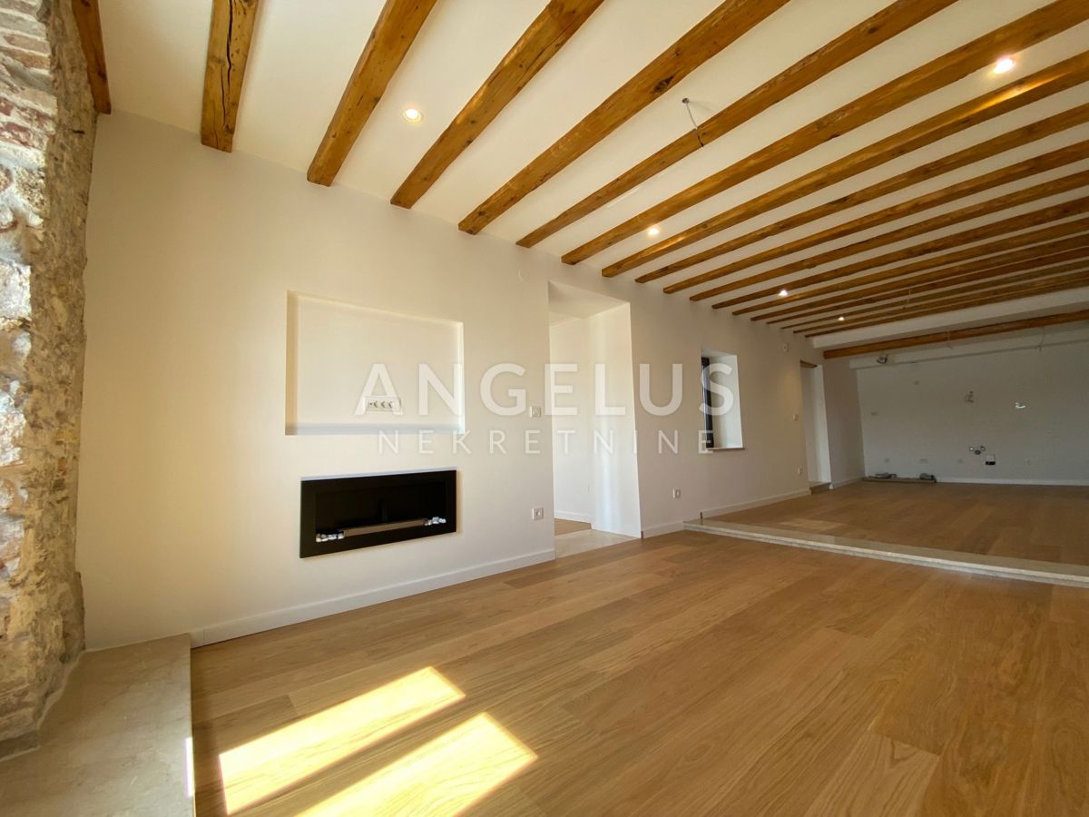 Stanovanje Grad, Šibenik, 150m2