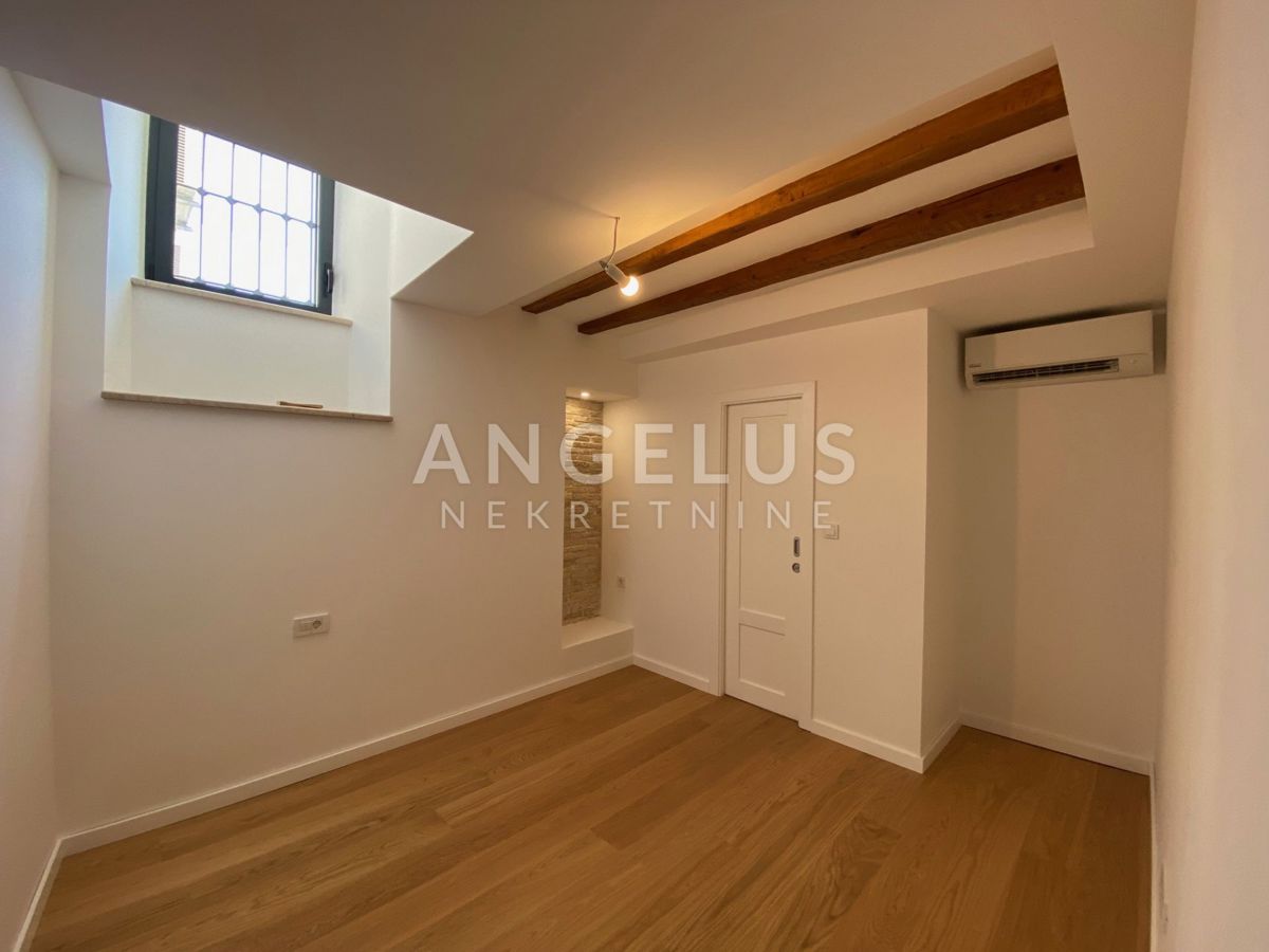 Stanovanje Grad, Šibenik, 150m2