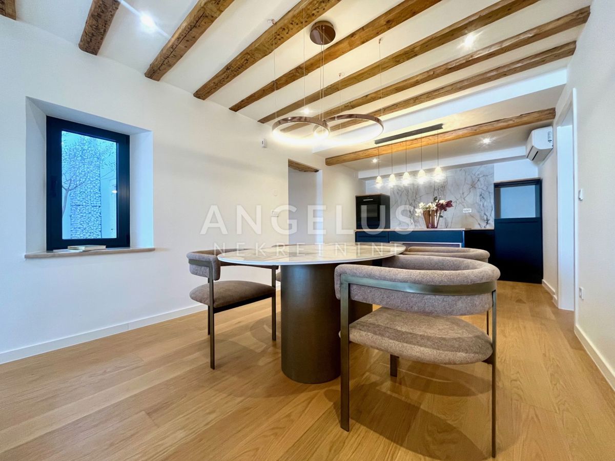 Stanovanje Grad, Šibenik, 150m2