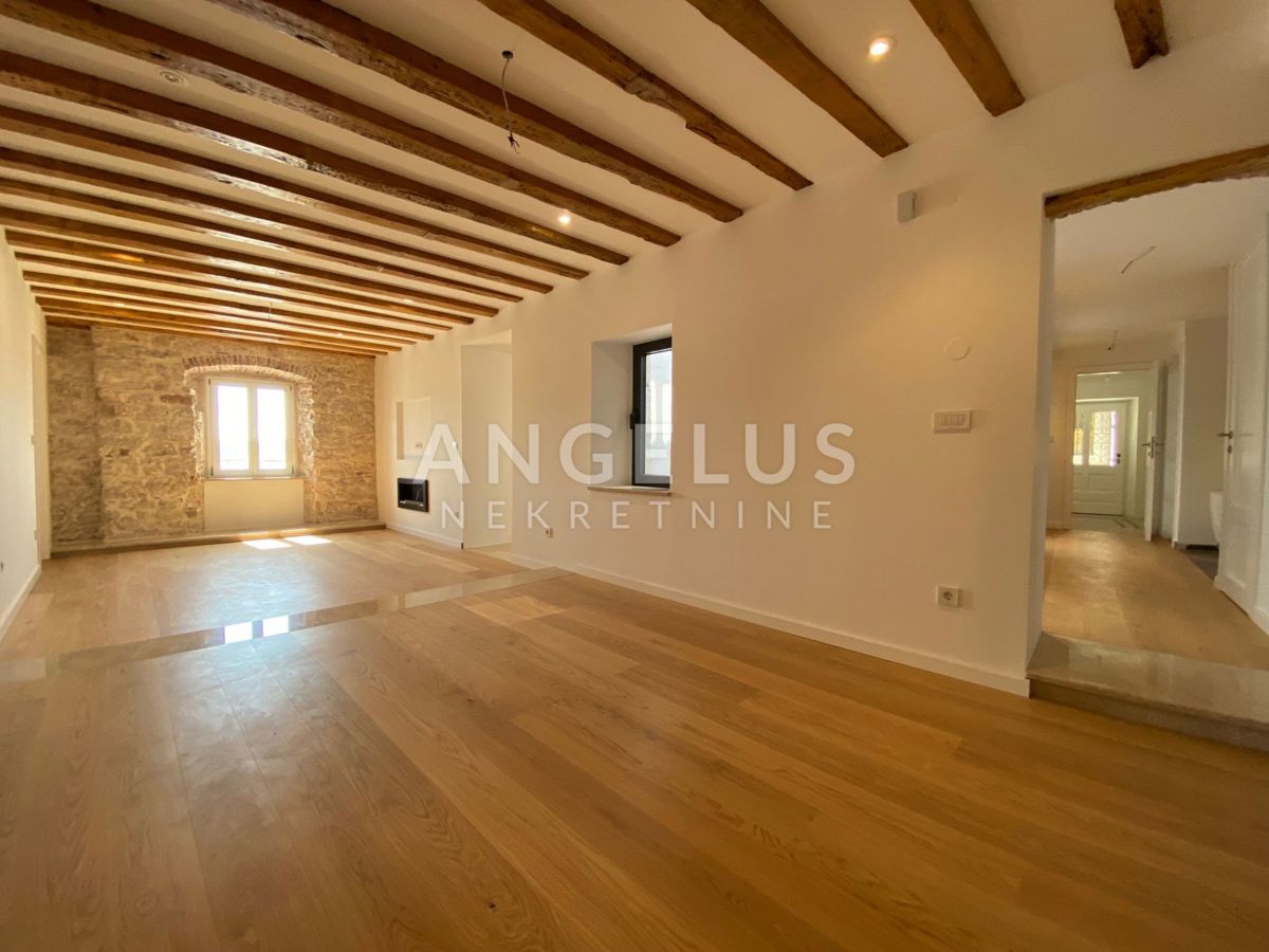Stanovanje Grad, Šibenik, 150m2