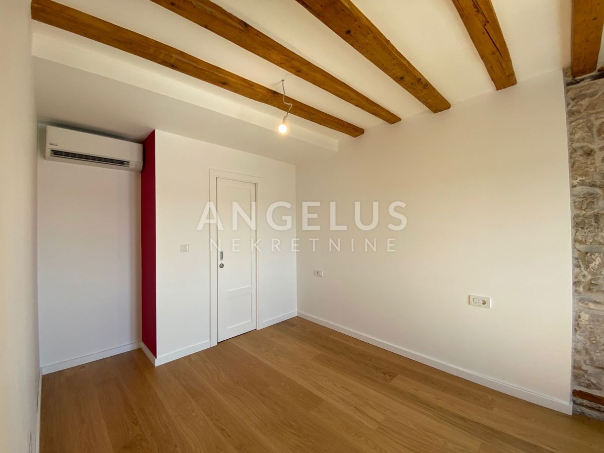 Stanovanje Grad, Šibenik, 150m2