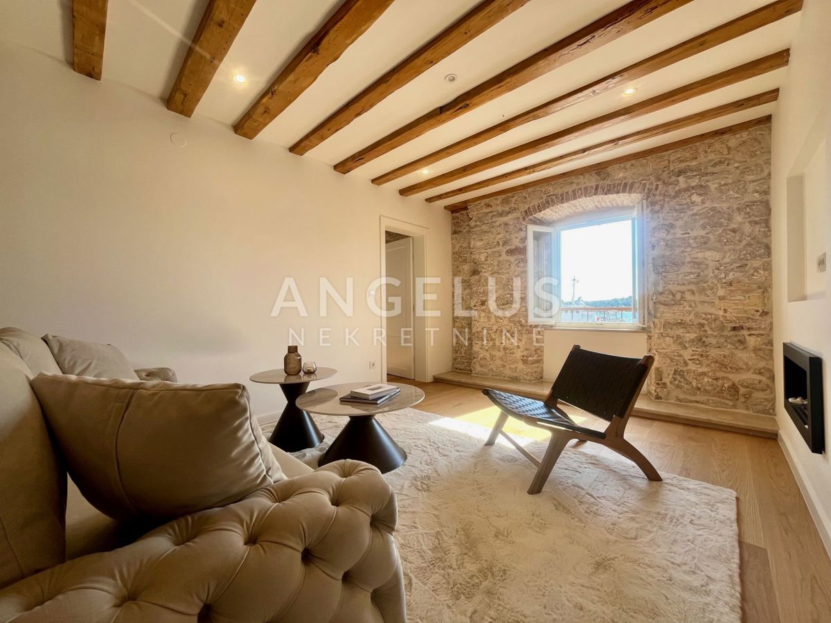 Stanovanje Grad, Šibenik, 150m2