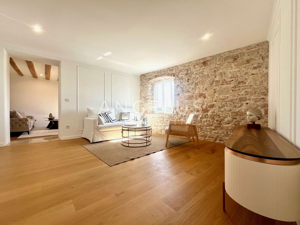 Stanovanje Grad, Šibenik, 150m2