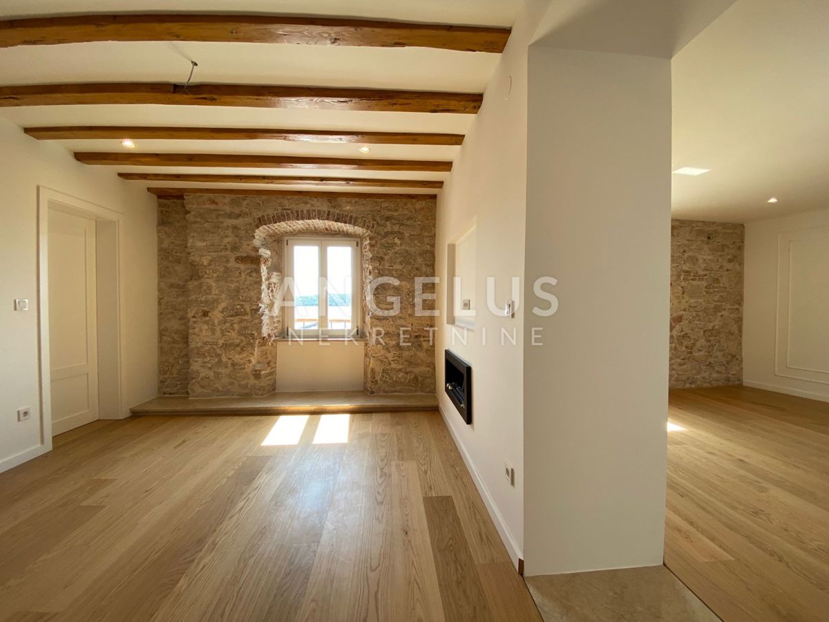 Stanovanje Grad, Šibenik, 150m2
