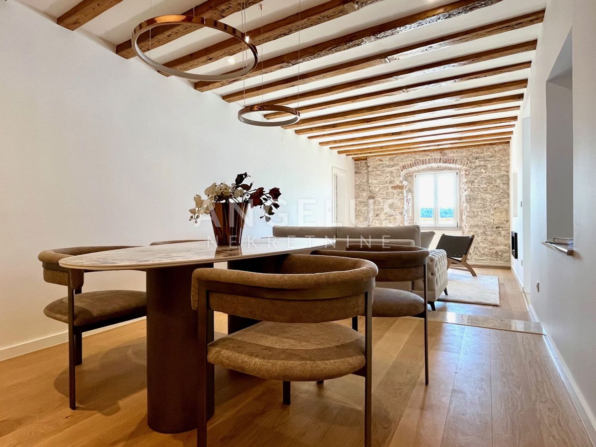 Stanovanje Grad, Šibenik, 150m2
