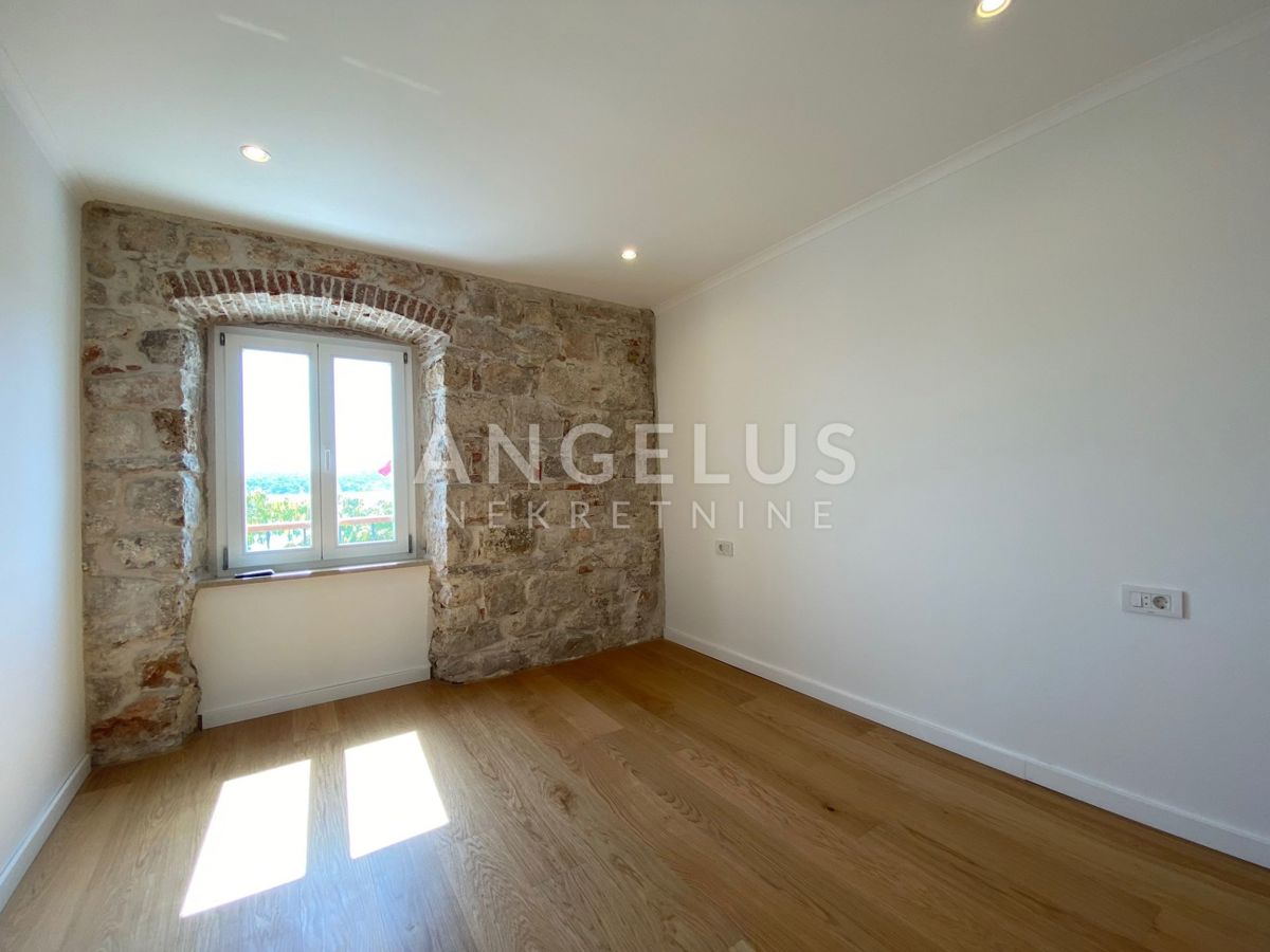Stanovanje Grad, Šibenik, 150m2