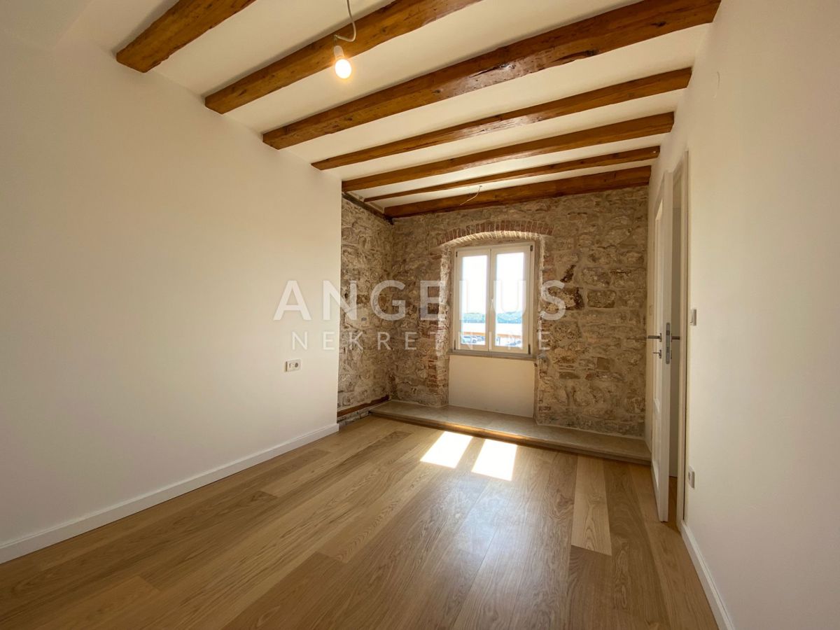 Stanovanje Grad, Šibenik, 150m2