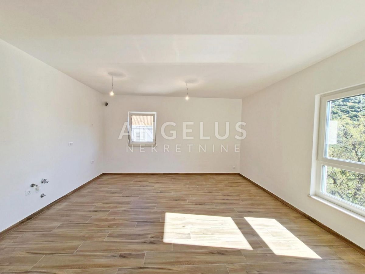 Hrvaška, Dubrovnik, Cavtat – Enosobno stanovanje s teraso in parkirnim mestom, 62 m2