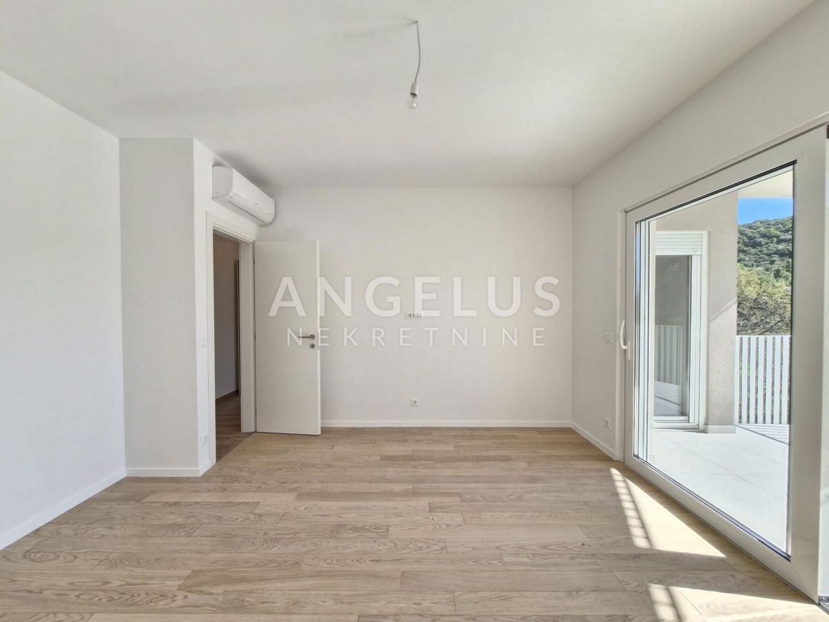 Hrvaška, Dubrovnik, Cavtat – Enosobno stanovanje s teraso in parkirnim mestom, 62 m2