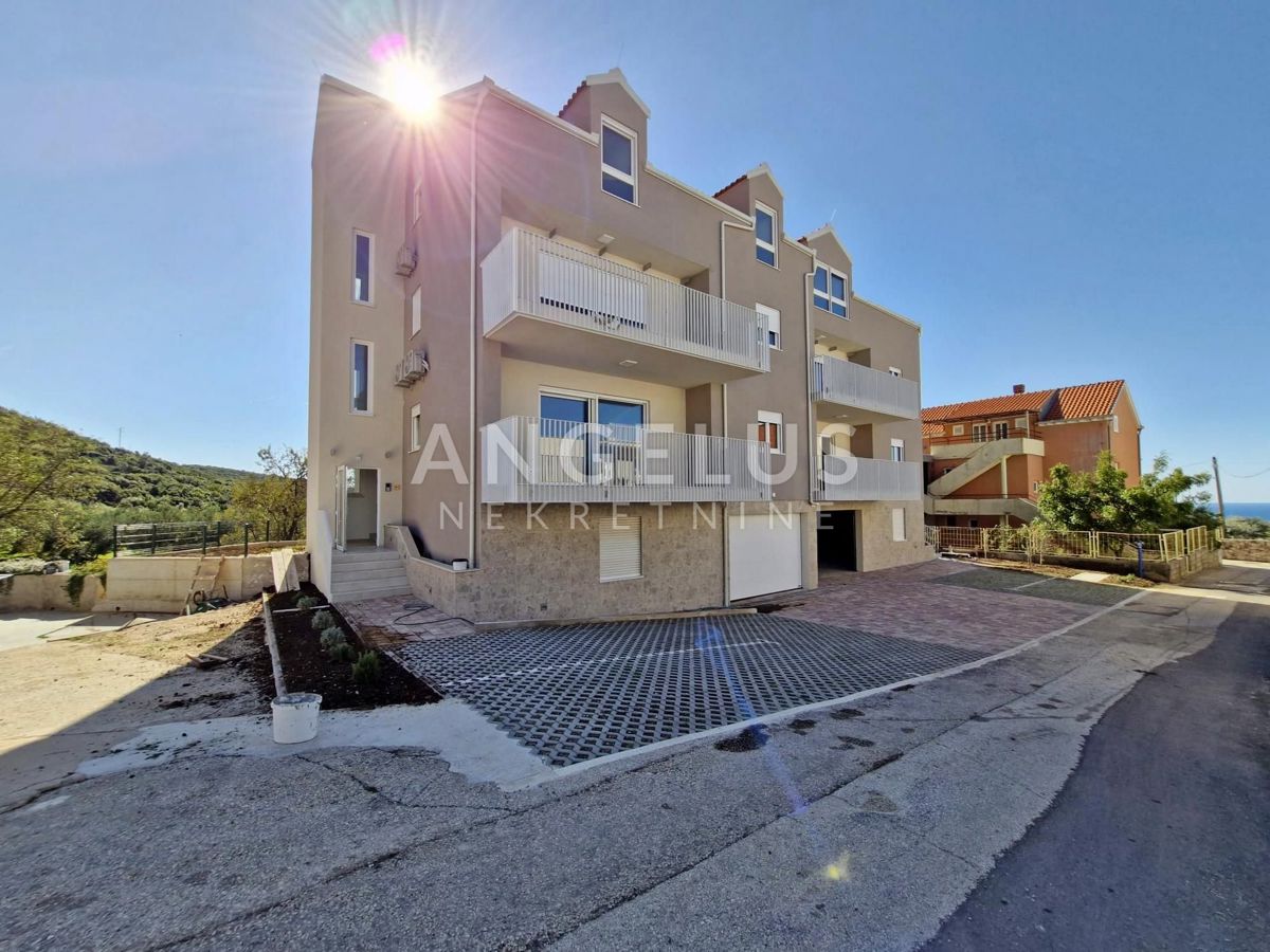 Hrvaška, Dubrovnik, Cavtat – Enosobno stanovanje s teraso in parkirnim mestom, 62 m2
