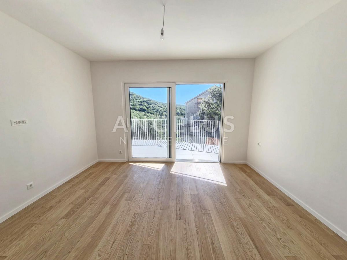 Hrvaška, Dubrovnik, Cavtat – Enosobno stanovanje s teraso in parkirnim mestom, 62 m2