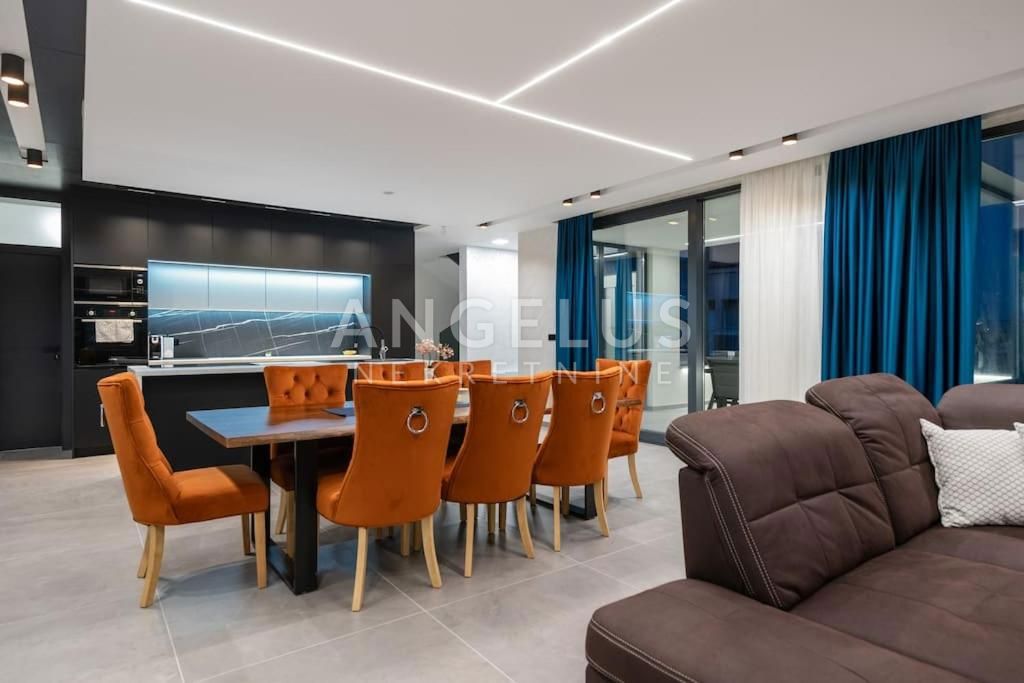 Hiša Medulin, 400m2