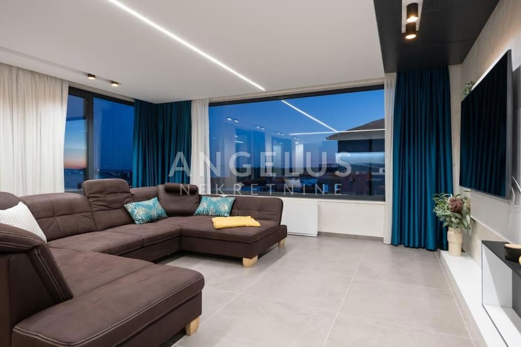 Hiša Medulin, 400m2