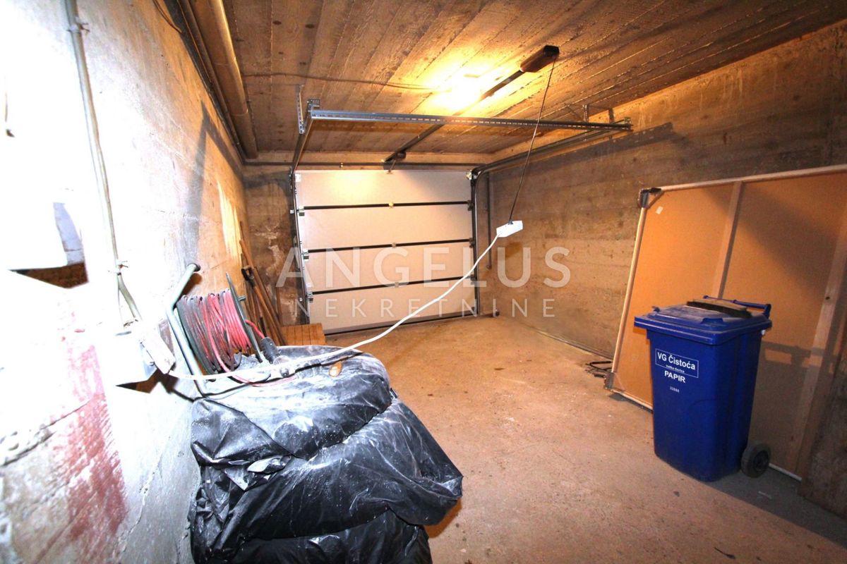 Velika Gorica, - Hiša s tremi apartmaji v centru, 300m2