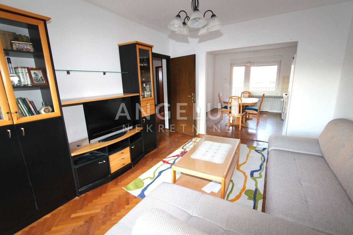 Velika Gorica, - Hiša s tremi apartmaji v centru, 300m2