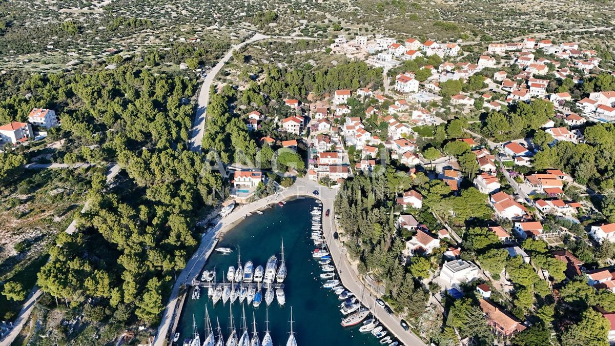 Brač, Milna-grad. zem.s pogledom na morje, 4300m2, PRODAJA