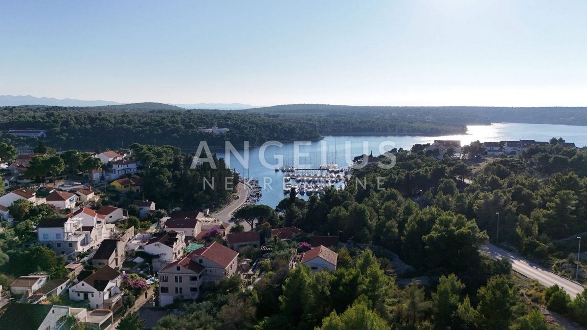 Brač, Milna-grad. zem.s pogledom na morje, 4300m2, PRODAJA
