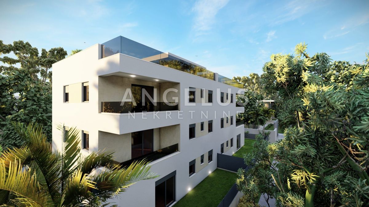 Kaštel Lukšić - NOVOZGRAJENO trisobno stanovanje, 2 parkirni mesti, vrt