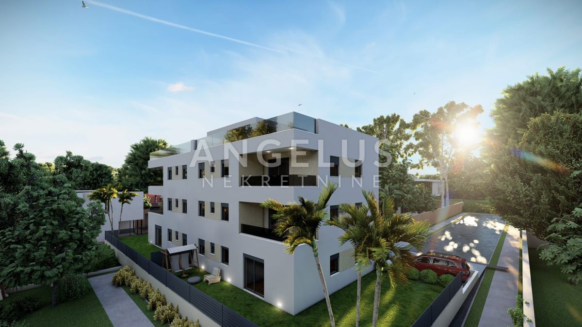 Kaštel Lukšić - NOVOZGRAJENO trisobno stanovanje, 2 parkirni mesti, vrt