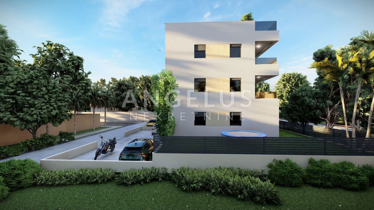 Kaštel Lukšić - NOVOZGRAJENO trisobno stanovanje, 2 parkirni mesti, vrt