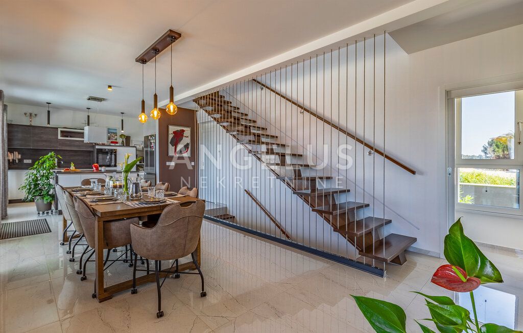 Istra, Medulin - vila s pogledom na morje, 240m2