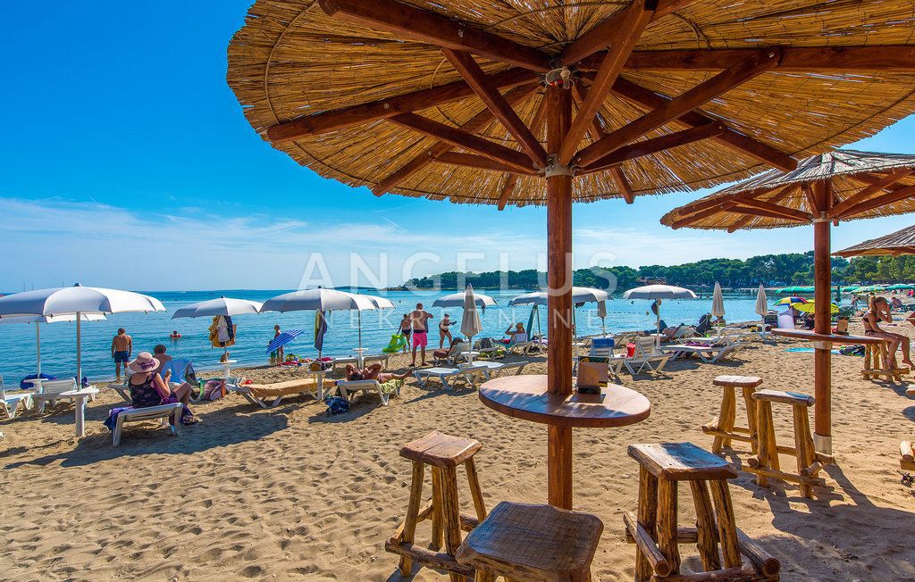 Istra, Medulin - vila s pogledom na morje, 240m2