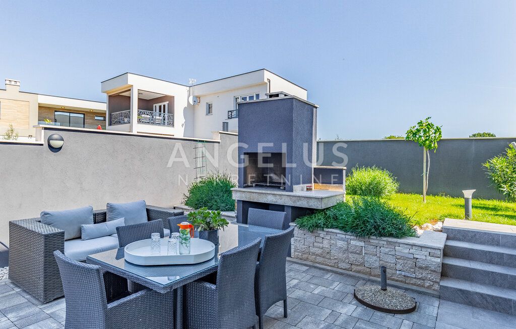 Istra, Medulin - vila s pogledom na morje, 240m2