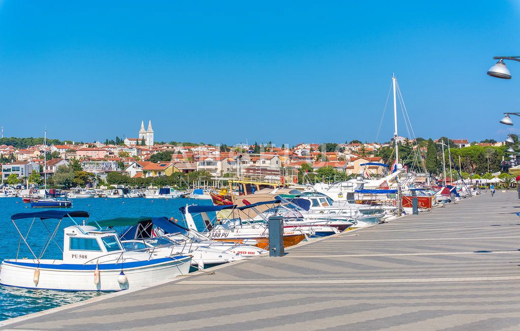 Istra, Medulin - vila s pogledom na morje, 240m2