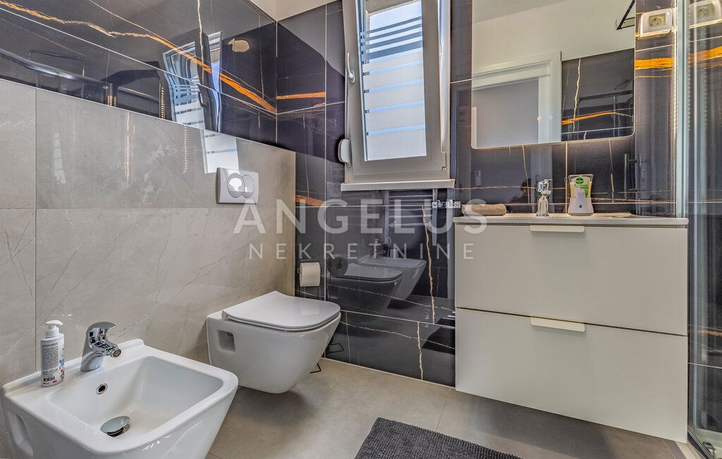 Istra, Medulin - vila s pogledom na morje, 240m2