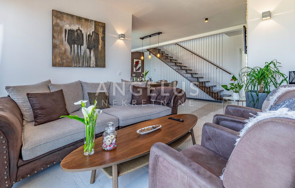 Istra, Medulin - vila s pogledom na morje, 240m2