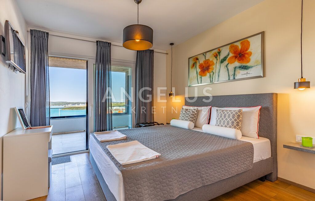 Istra, Medulin - vila s pogledom na morje, 240m2