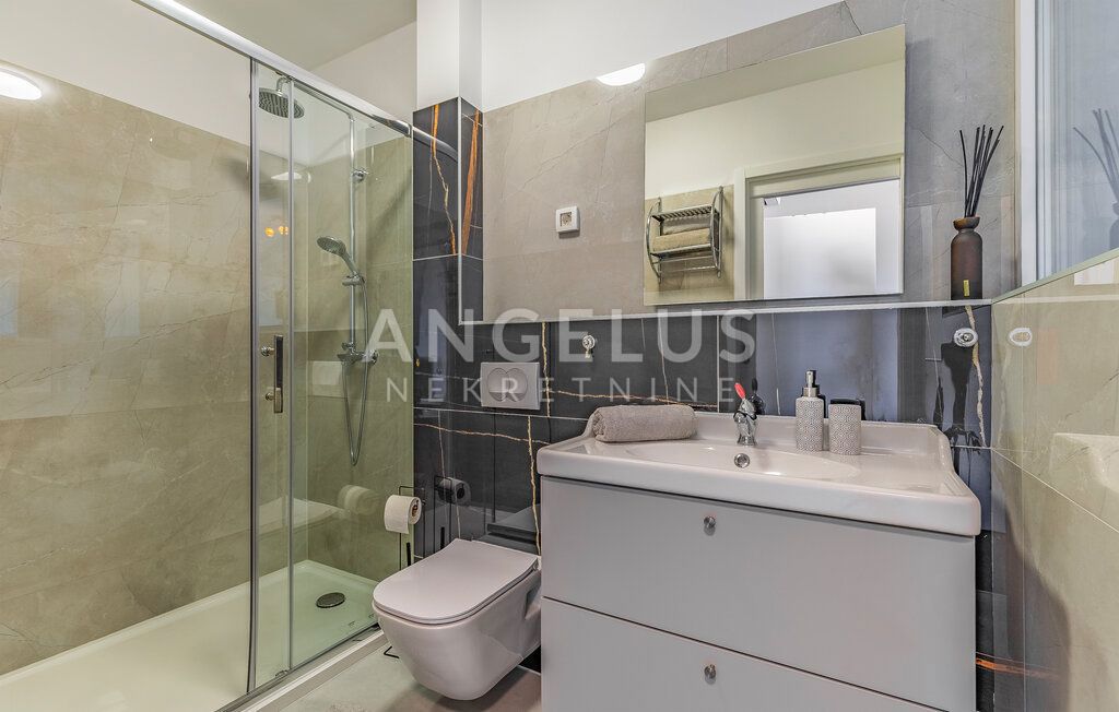 Istra, Medulin - vila s pogledom na morje, 240m2