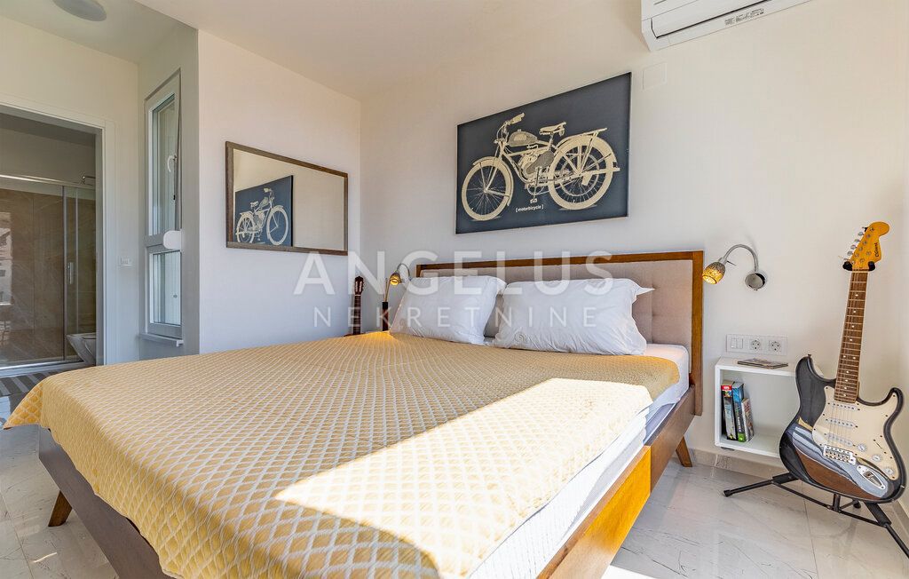 Istra, Medulin - vila s pogledom na morje, 240m2