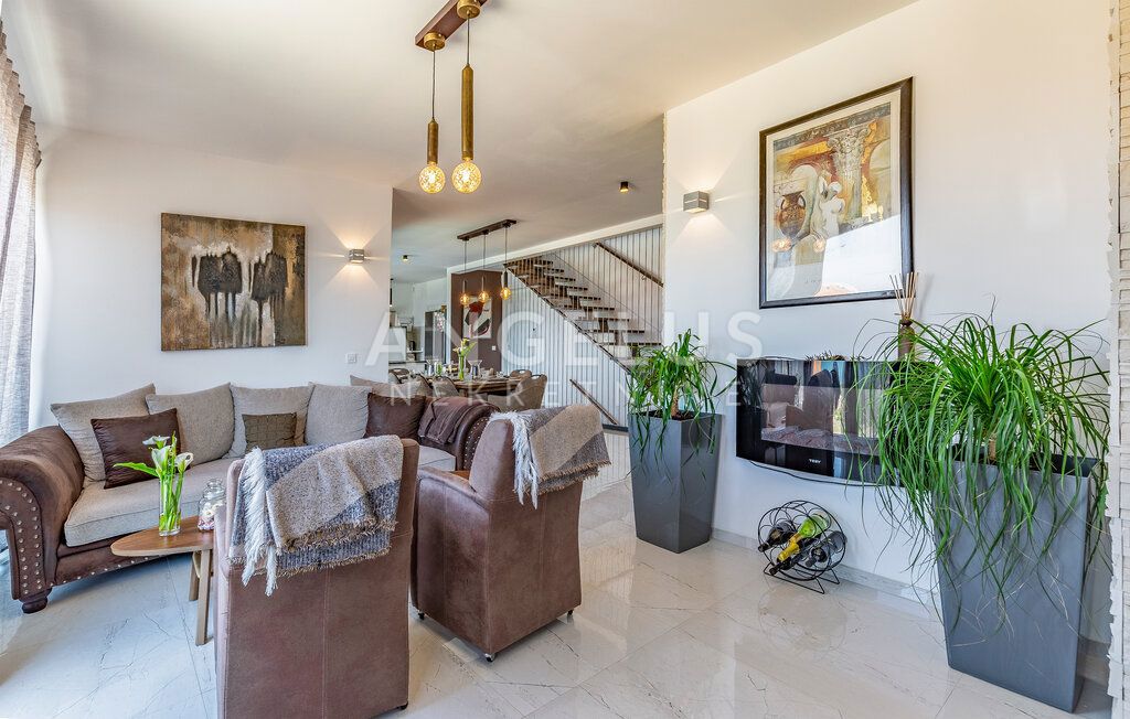 Istra, Medulin - vila s pogledom na morje, 240m2