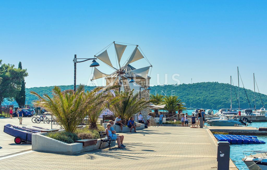 Istra, Medulin - vila s pogledom na morje, 240m2