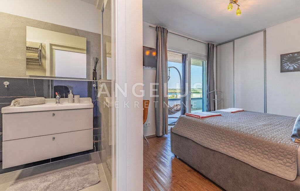 Istra, Medulin - vila s pogledom na morje, 240m2