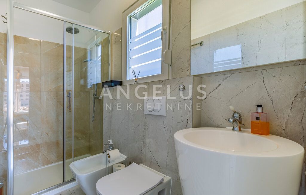 Istra, Medulin - vila s pogledom na morje, 240m2